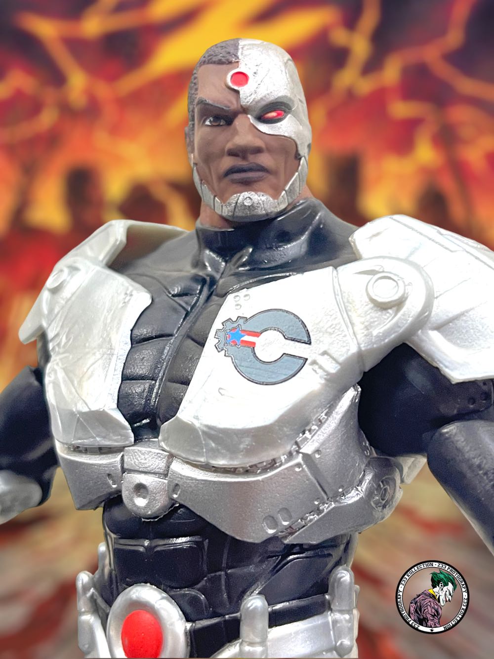 DC Multiverse (CTB12x05) Cyborg - McFarlane Toys (The Flash: Flashpoint) action figure collectible - Main Image 3