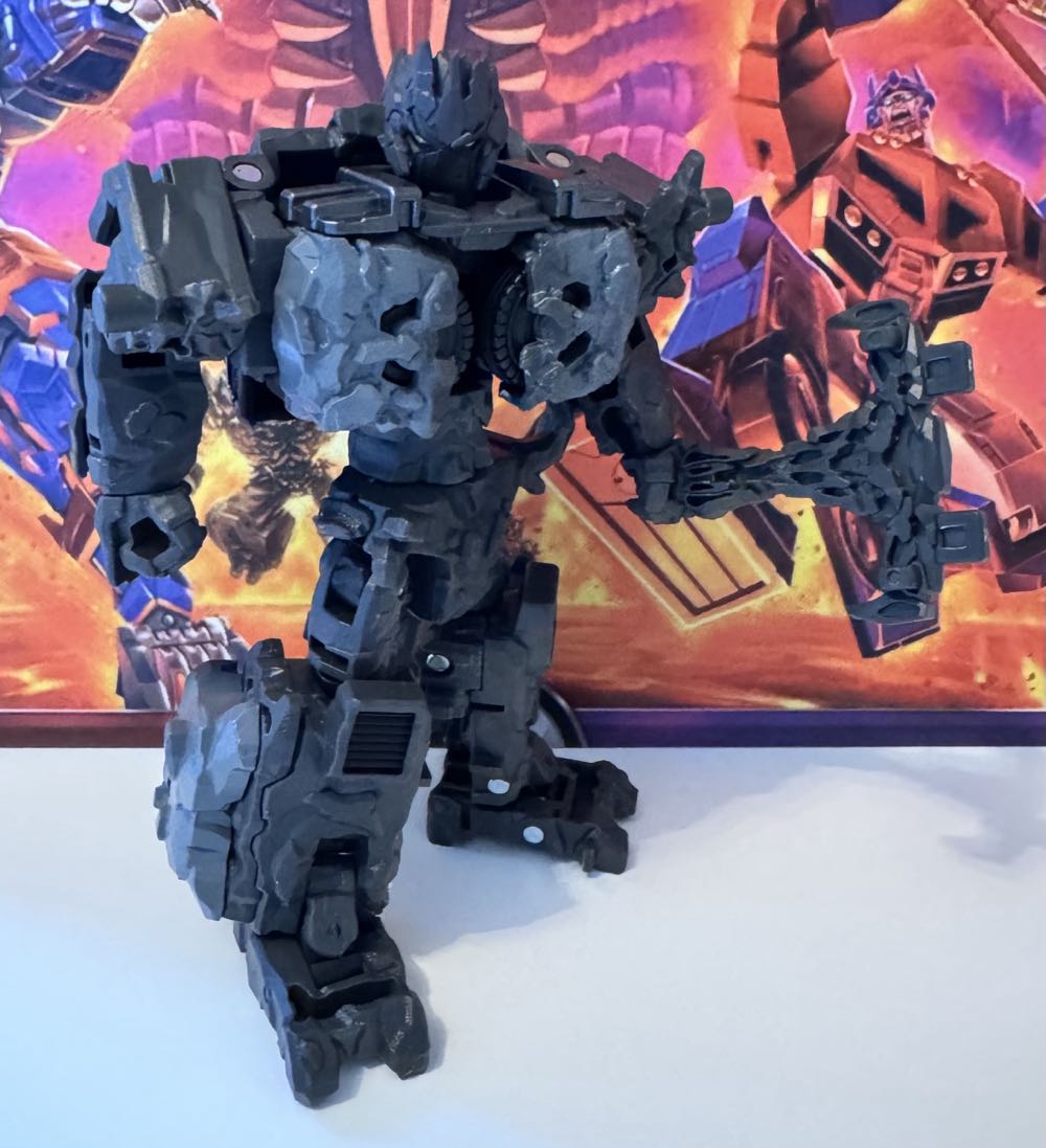 Transformers Legacy United Deluxe Class Infernac Universe Magneous 5.5-inch Converting Action Figure 8 - Hasbro (Transformers Legacy) action figure collectible [Barcode 5010996195968] - Main Image 3