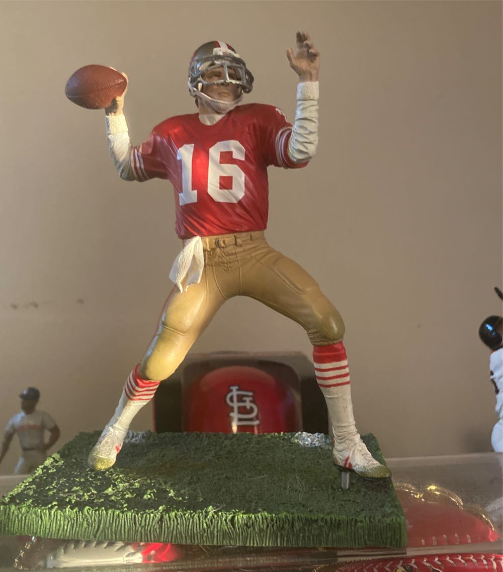 Joe, Montana  action figure collectible - Main Image 2