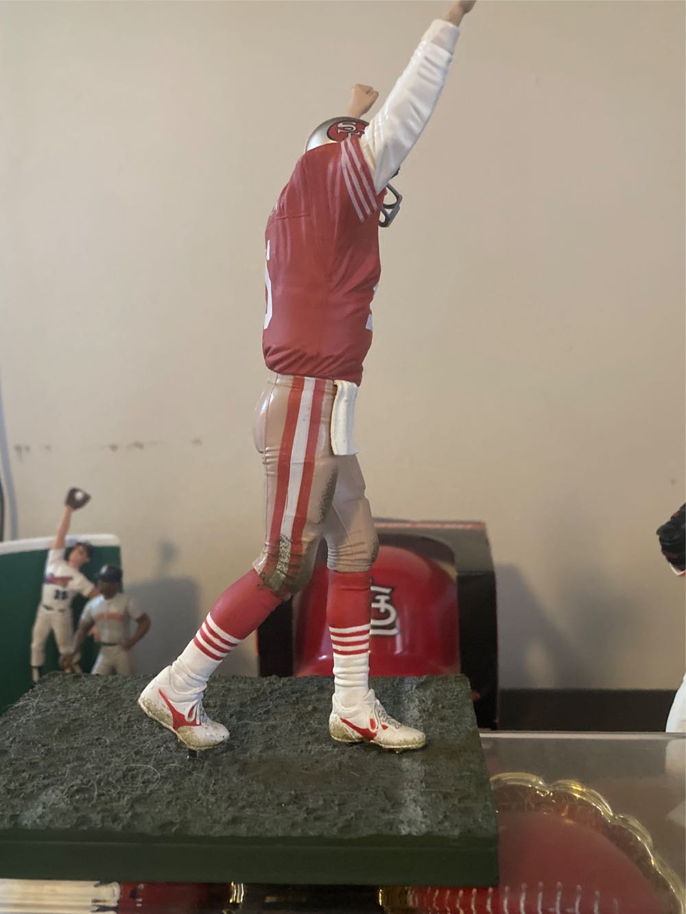 Joe, Montana  action figure collectible - Main Image 2