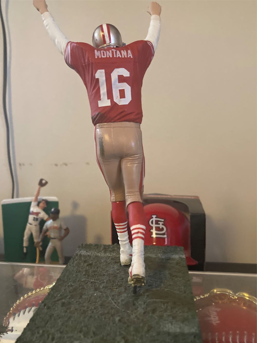 Joe, Montana  action figure collectible - Main Image 3