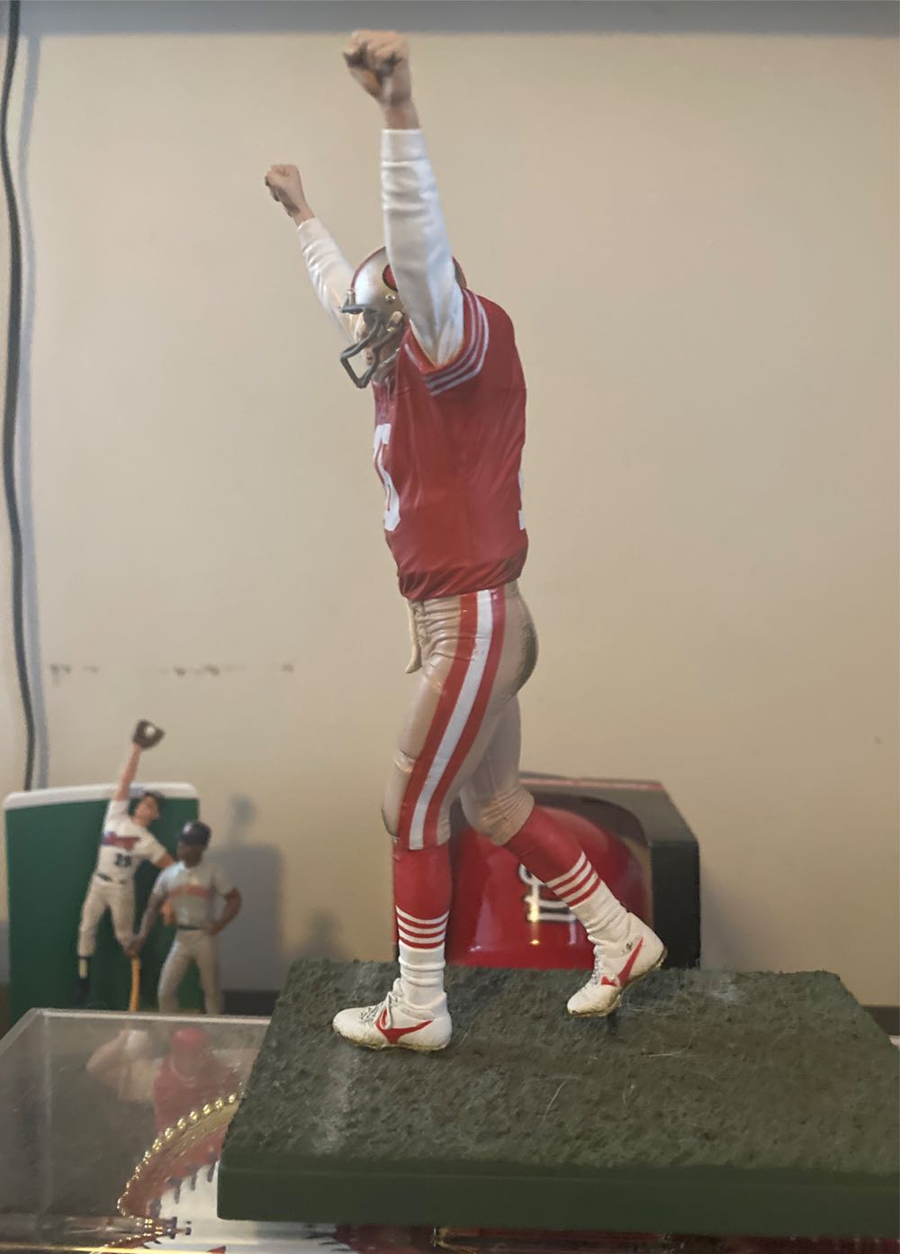 Joe, Montana  action figure collectible - Main Image 4