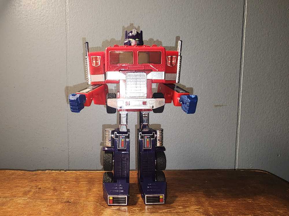 Optimus Prime - Hasbro (Transformers G2) action figure collectible - Main Image 3