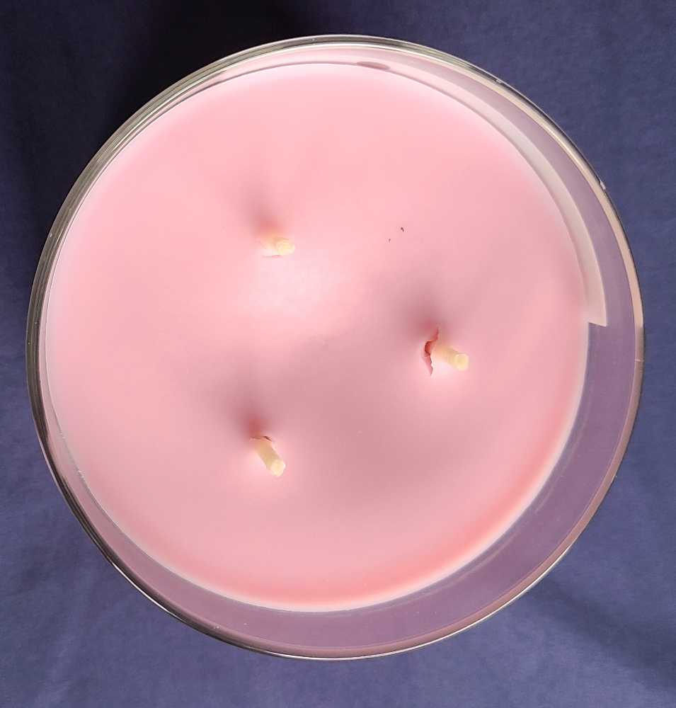 CANDLE: Christmas Bath & Body Works Clausmopolitan 2023 - Bath & Bodyworks Candle (Christmas Candles) action figure collectible [Barcode 667559116677] - Main Image 3