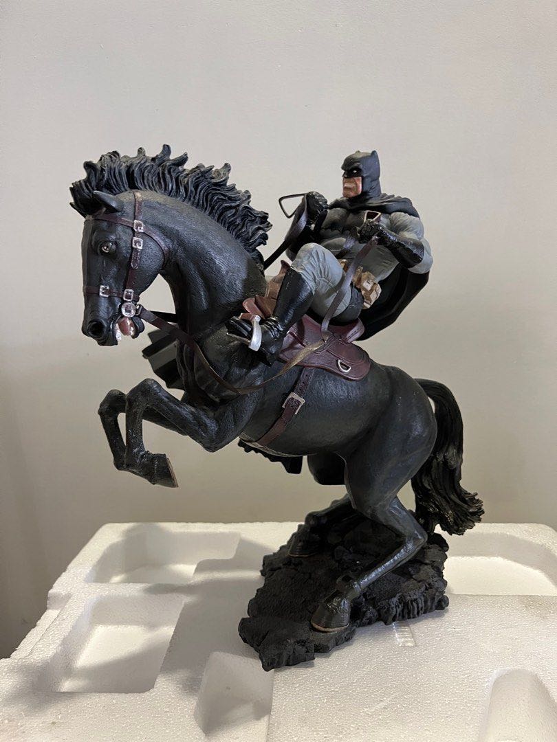 Batman The Dark Knight Returns A Call To Arms Statue - Dc Collectables (Dc Collectibles The Dark Knight Returns) action figure collectible [Barcode 761941325224] - Main Image 3