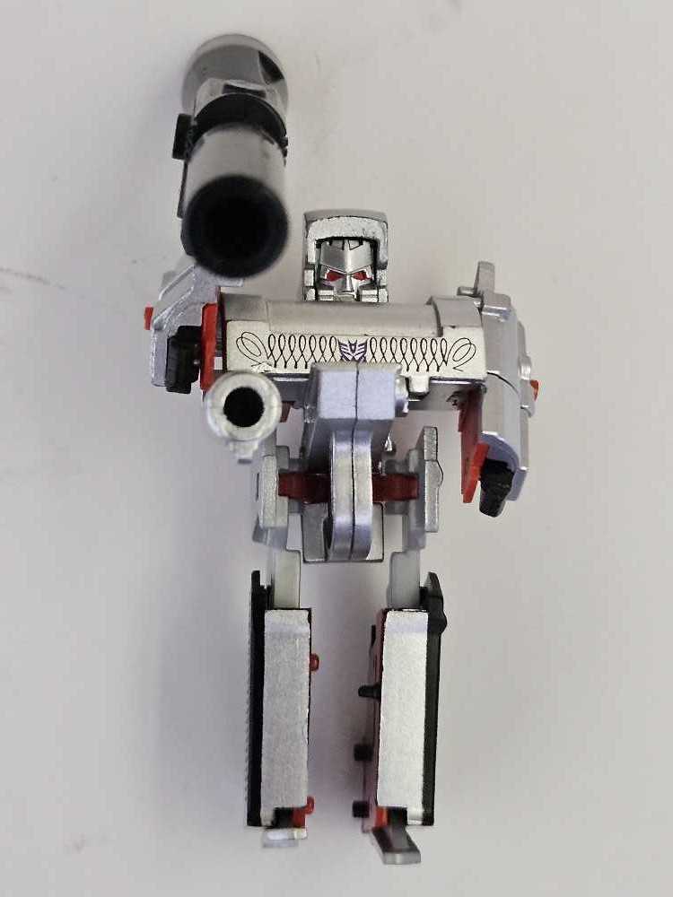 Heroes Of Goo Jit Zu Deep Goo Sea Versus Pack. Exclusive Ice Blast Blazagon Vs Exclusive Horriglow. 2 Figure Pack! Battle Straight Out Of The Pack With Figures That Are Super Crunchy And Super Oozy!