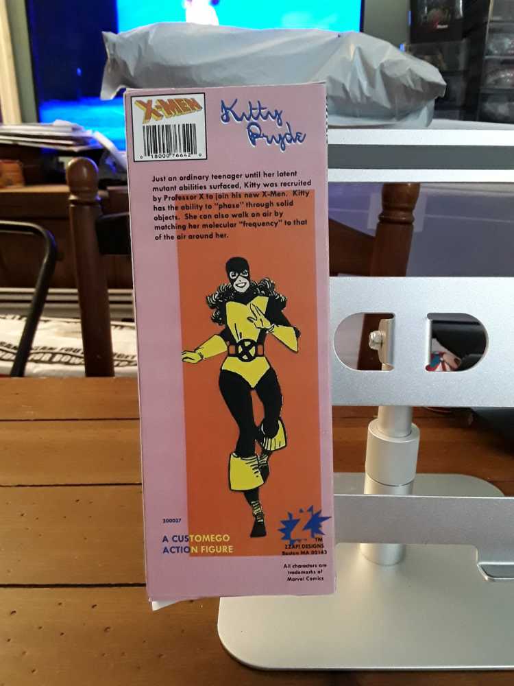 Marvel Comics X-MEN KITTY PRYDE  - Official World’s Greatest Superheroes! (Marvel Comics custom) action figure collectible - Main Image 2