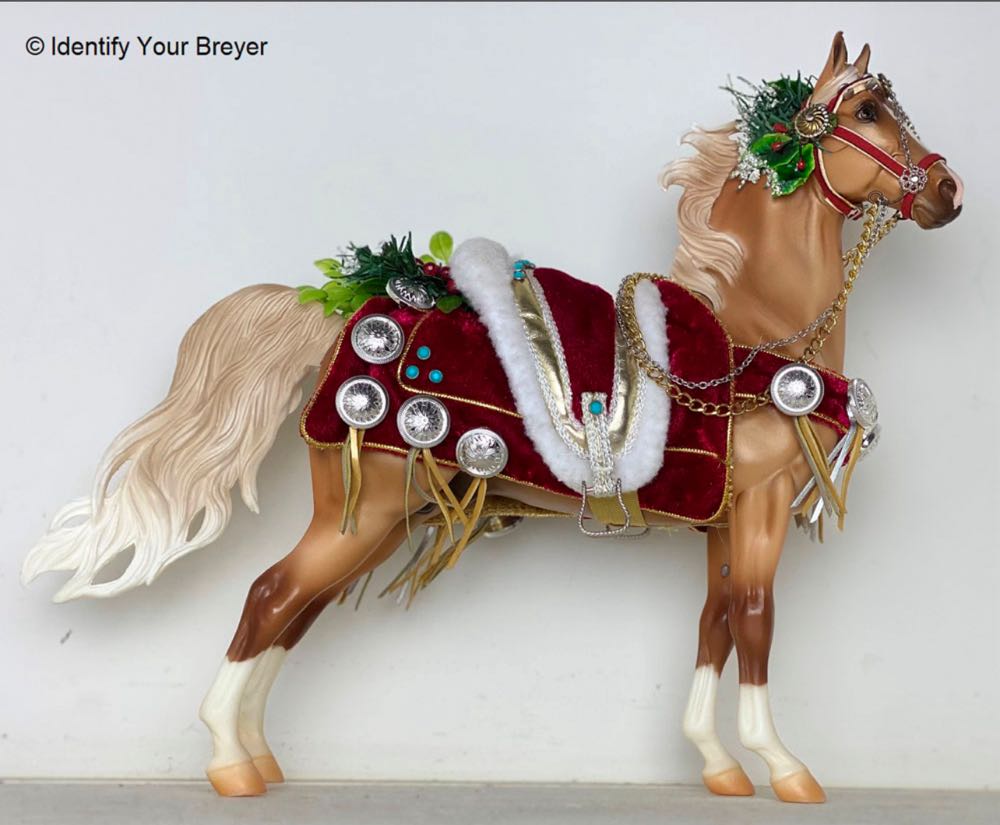 American Saddlebred Stallion Holiday Horse On Parade - Breyer Horses (Christmas) action figure collectible - Main Image 3