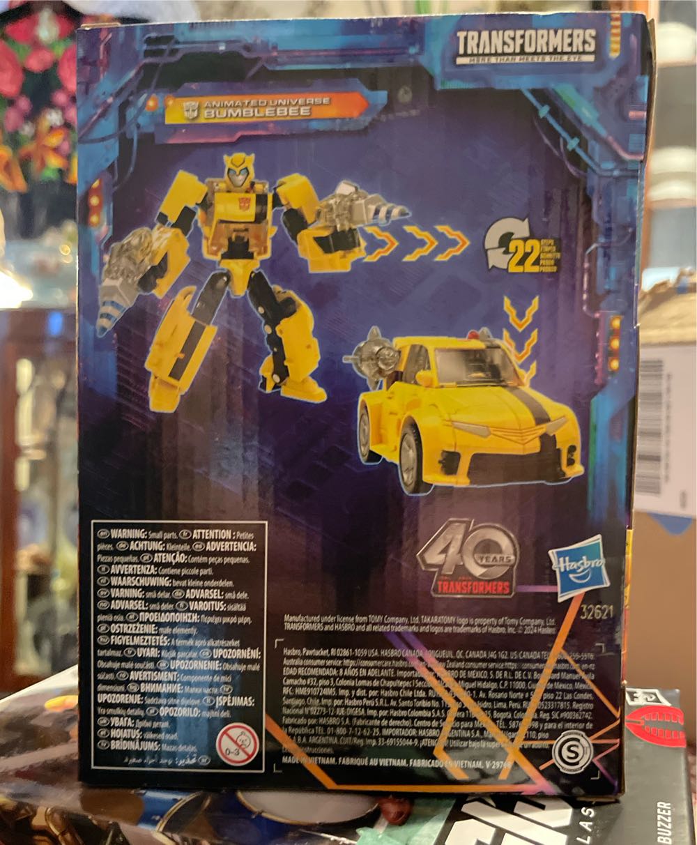 Animated Universe Bumblebee - Hasbro (Transformers Legacy) action figure collectible [Barcode 5010996195951] - Main Image 3