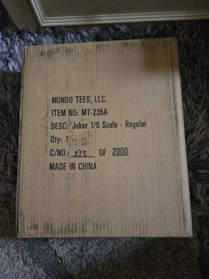 Mondo Batman Joker  - Mondo (Batman: The Animated Series) action figure collectible [Barcode 810041487032] - Main Image 3