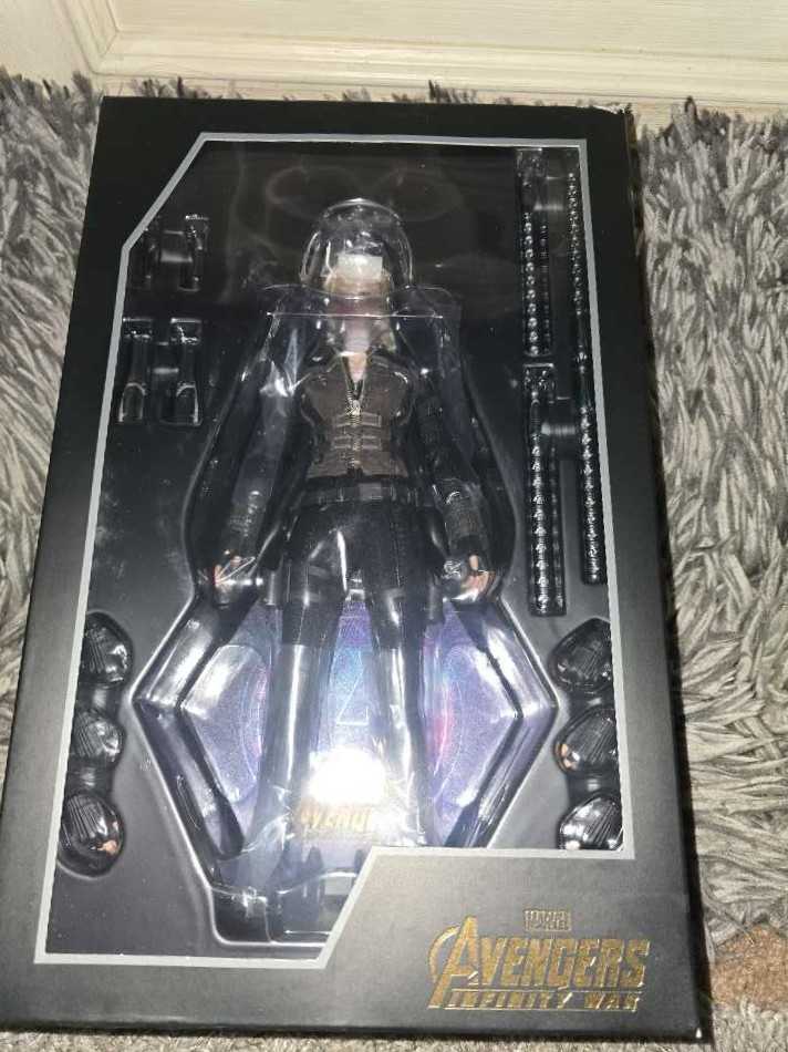 Black Widow  - Hot Toys (Avengers: Infinity War) action figure collectible [Barcode 4897011185064] - Main Image 3