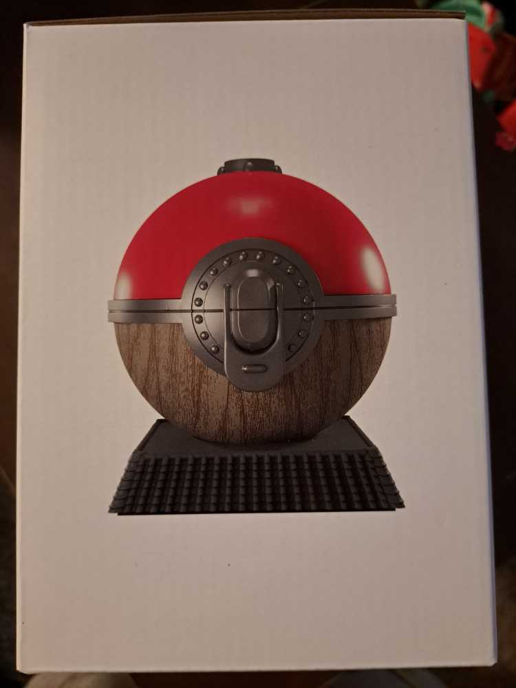 Pokémon Legend Arceus Poké Ball Replica Figurine - Creatures Inc. (Pokémon) action figure collectible [Barcode 820650946714] - Main Image 2