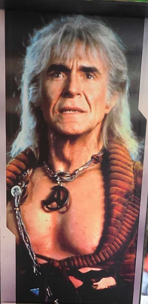 Star Trek II: The Wrath Of Khan -  Khan Noonien Singh Necklace Prop Replica - Factory Entertainment action figure collectible - Main Image 2