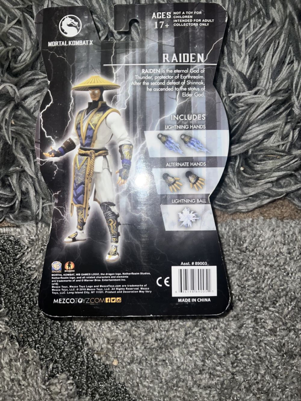 Mezco Mortal Kombat X Raiden  - Mezco action figure collectible [Barcode 696198890051] - Main Image 3