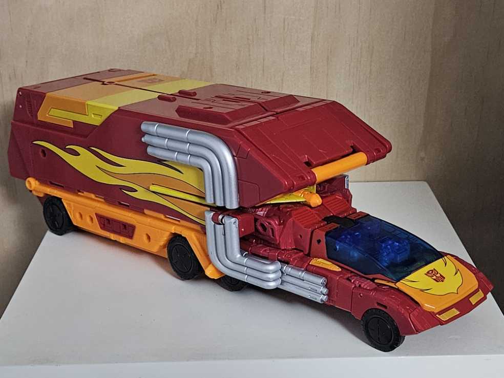 Kingdom Commander: Rodimus Prime  (War For Cybertron | kingdom) action figure collectible [Barcode 9481419918611] - Main Image 2