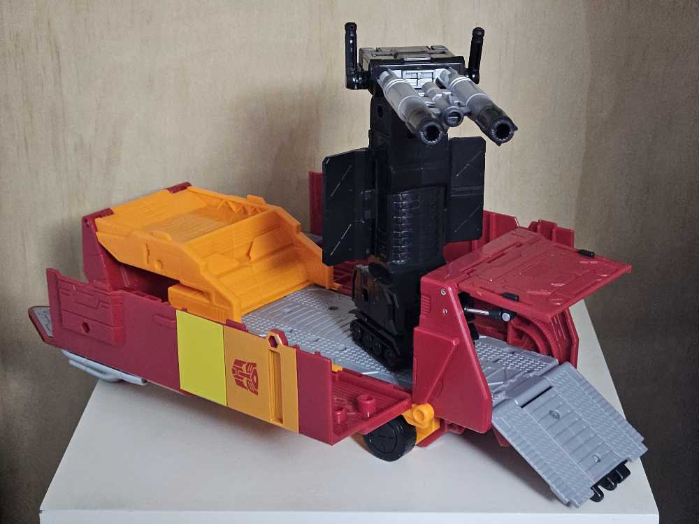 Kingdom Commander: Rodimus Prime  (War For Cybertron | kingdom) action figure collectible [Barcode 9481419918611] - Main Image 4