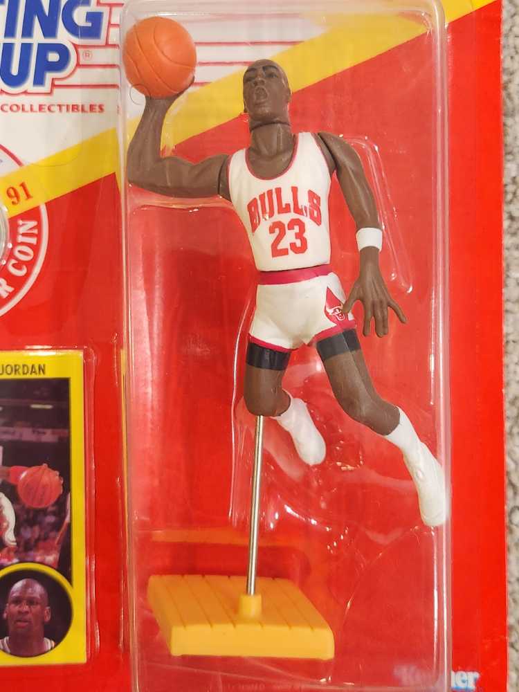 Michael Jordan • Chicago Bulls - Kenner (Starting Lineup: Basketball) action figure collectible [Barcode 076281678603] - Main Image 3