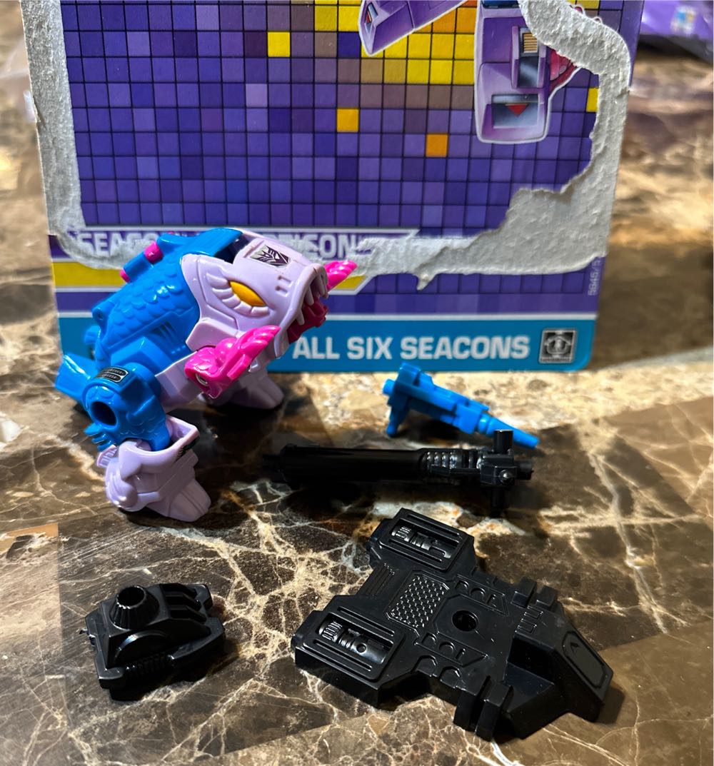 Seacon Skalor  (Combiner) action figure collectible [Barcode 038976059456] - Main Image 2