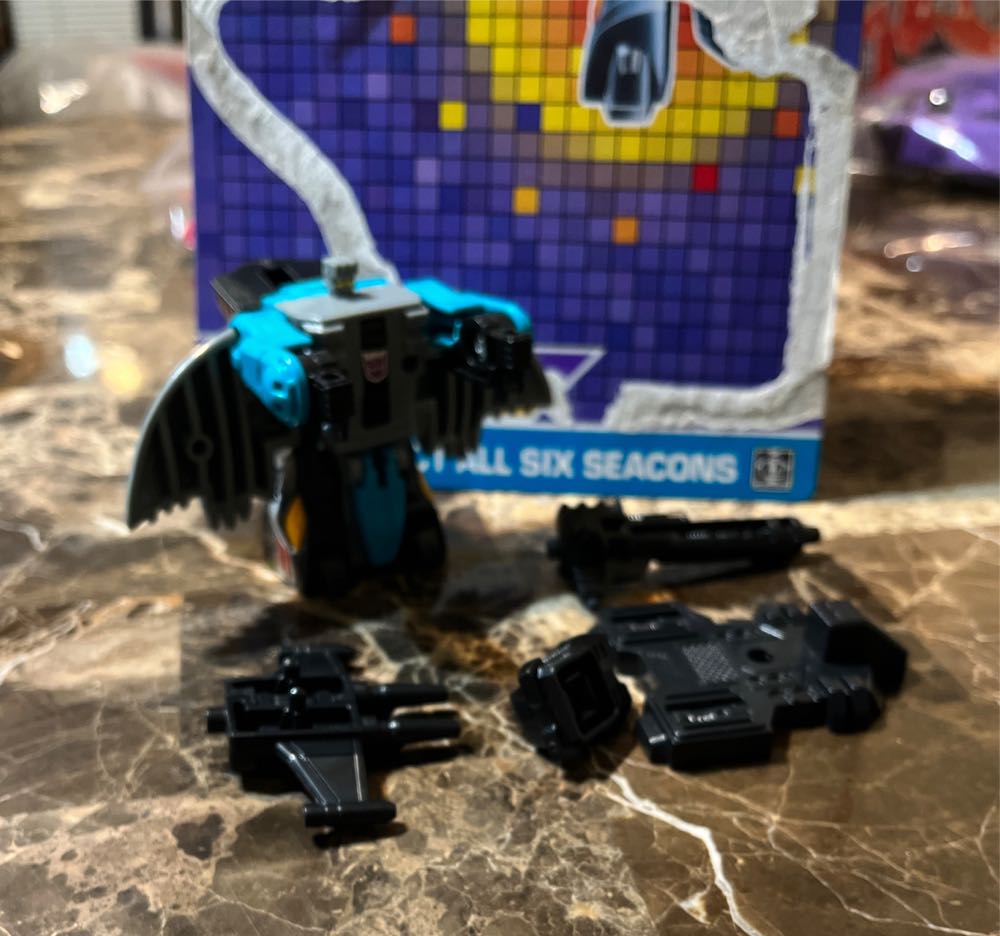 Seacon Seawing  (Combiner) action figure collectible [Barcode 038976059401] - Main Image 2