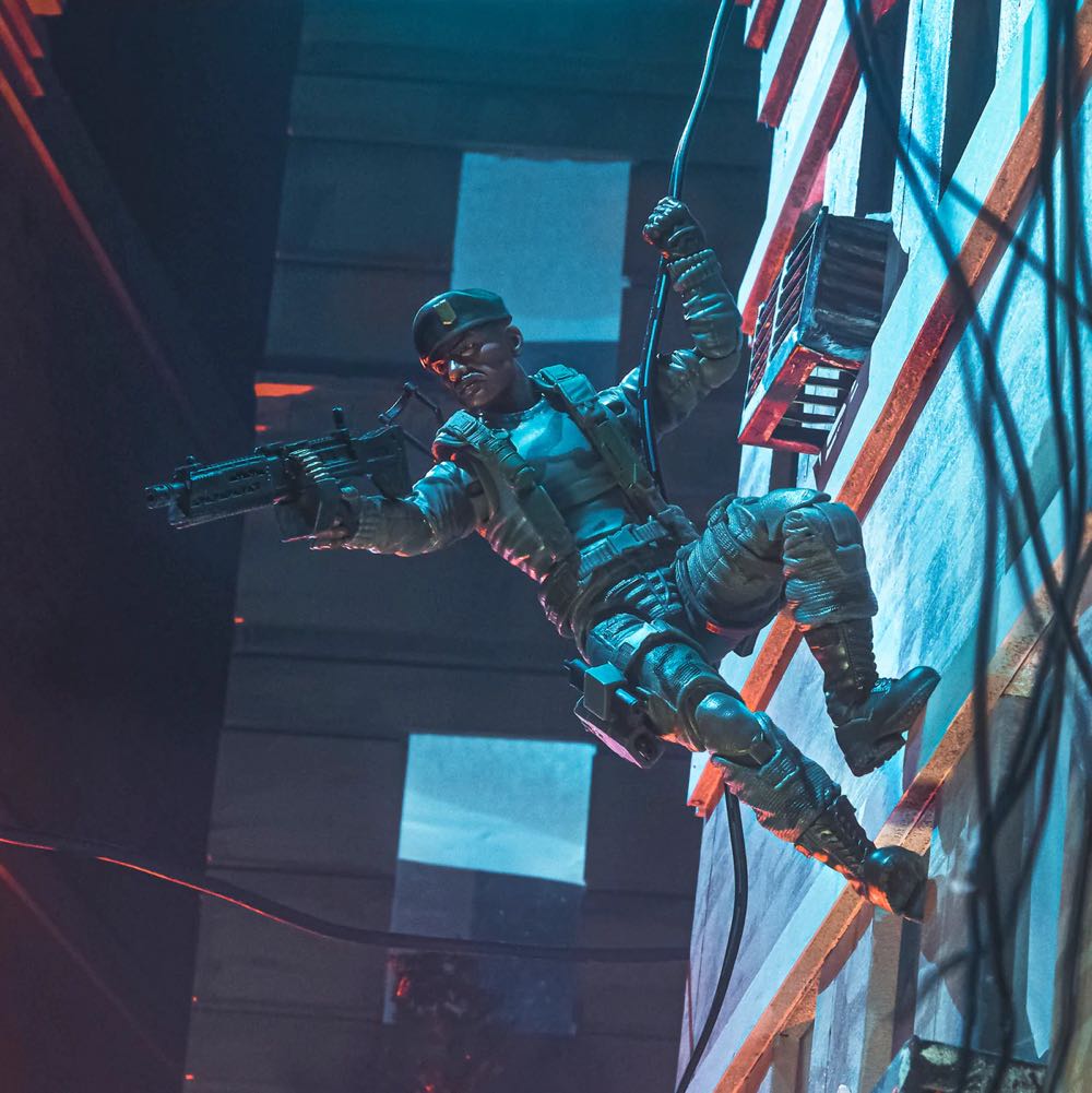 z46 (Unopened) Sgt. Stalker - Hasbro (G.I. Joe) action figure collectible - Main Image 2