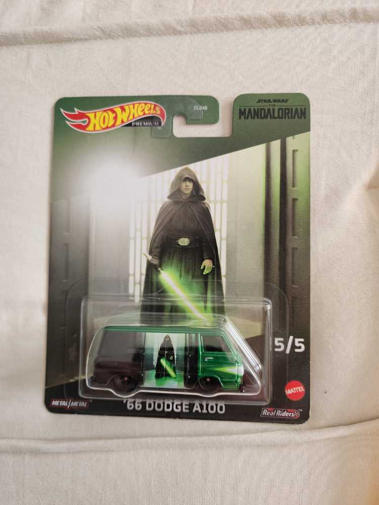 Hot Wheels Pop C.mandalorian ’66 Dodge A100 Hkc97  action figure collectible [Barcode 194735100842] - Main Image 2