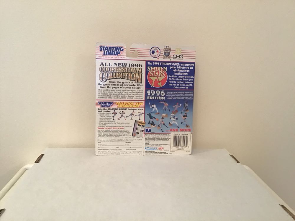 Roberto Clemente - Kenner (Cooperstown Collection) action figure collectible - Main Image 2