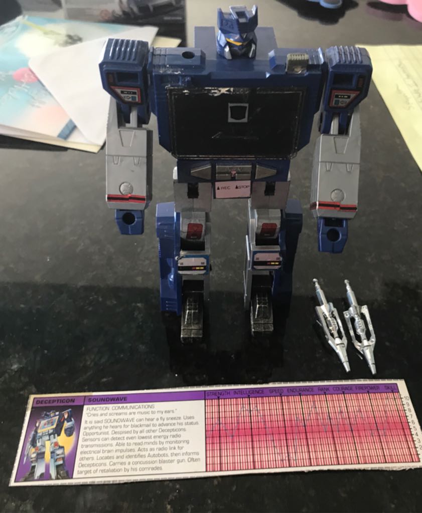 Soundwave - Worn - Hasbro (Transformers - G1 Loose) action figure collectible - Main Image 2