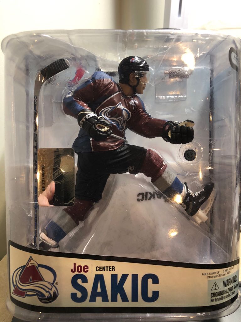 Shazam 13” Deluxe Collector Figure