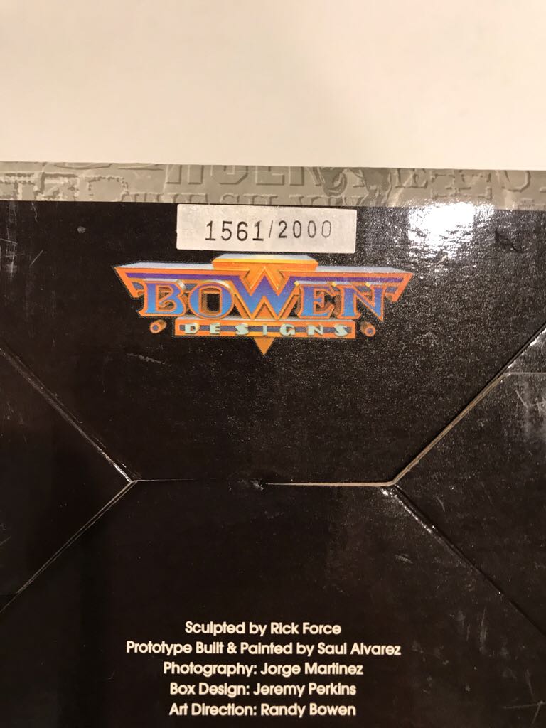 Bowen Mini Bust The Leader  action figure collectible - Main Image 2