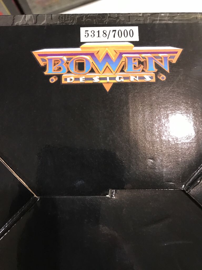 Bowen Designs Mini Statue - Grey Hulk  action figure collectible - Main Image 2