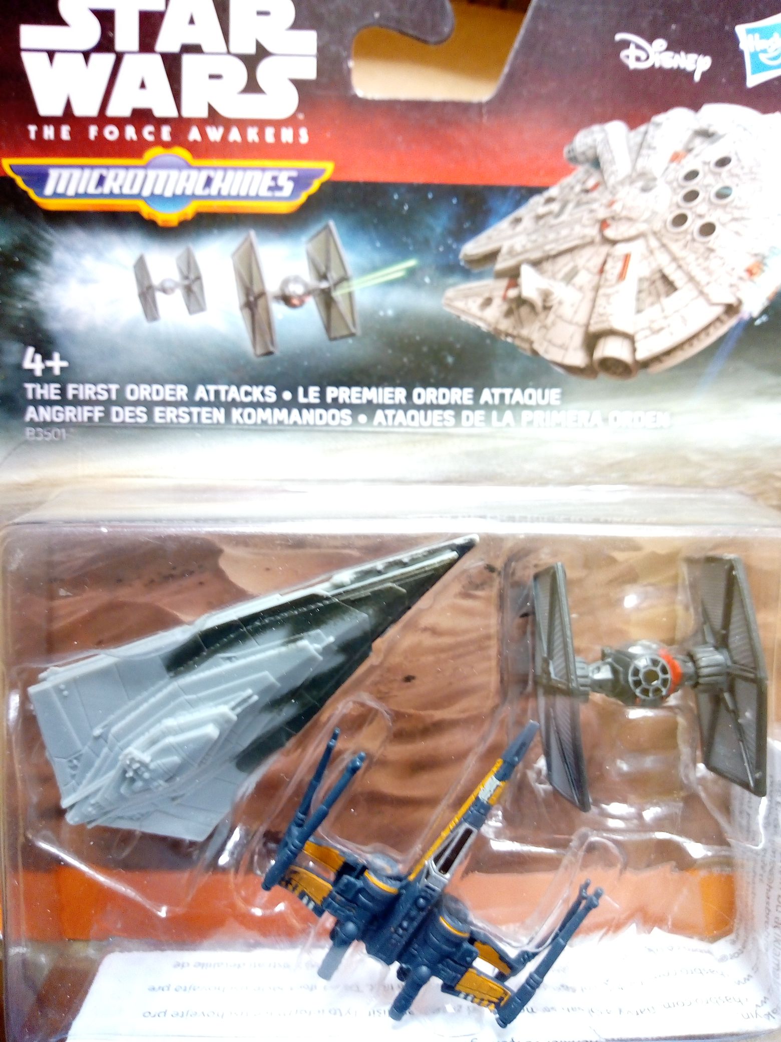 One Piece “Monkey.D.Luffy With Flag”