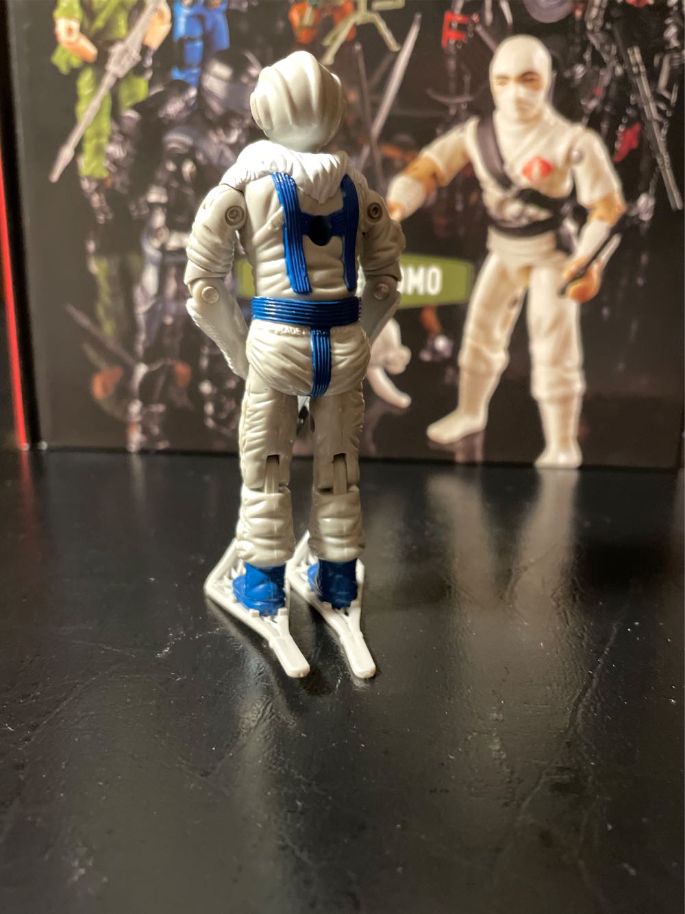 Snow Serpent - Hasbro (GI Joe Vintage) action figure collectible - Main Image 3