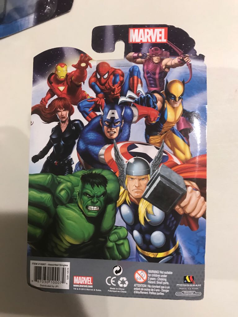 Monogram Marvel Deluxe Figures - Black Widow  action figure collectible - Main Image 2