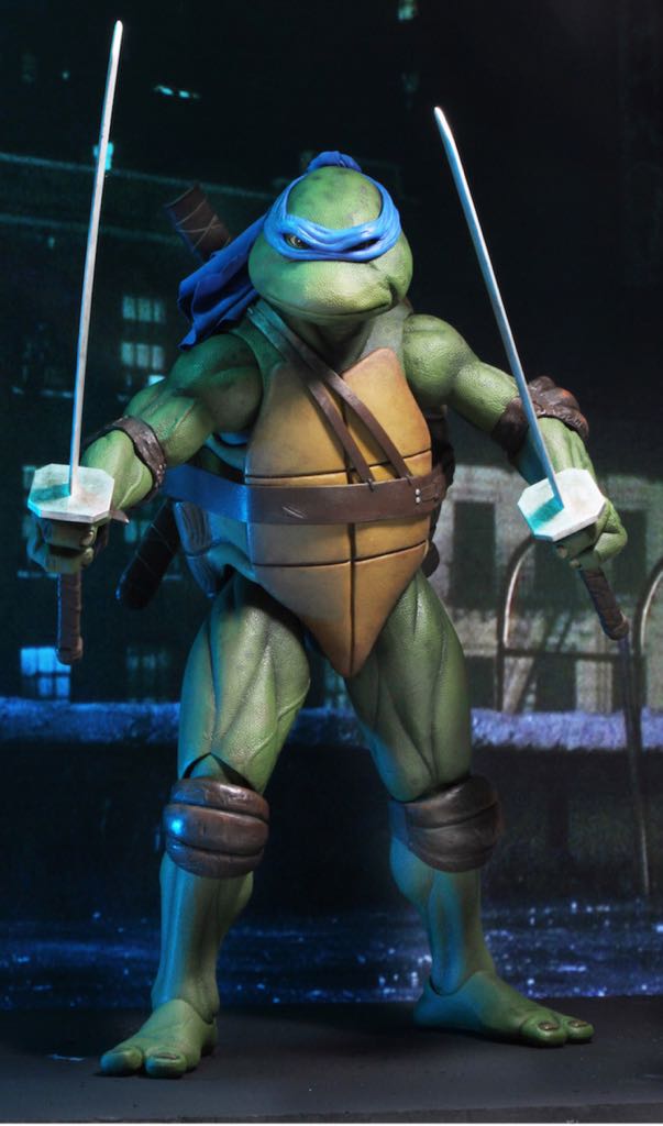Teenage Mutant Ninja Turtles 1/4 Scale:Leonardo - Neca (Teenage Mutant Ninja Turtles) action figure collectible - Main Image 2