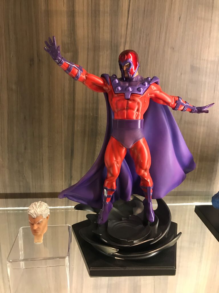 Magneto - Iron Studios (Marvel comics Série 4) action figure collectible - Main Image 2