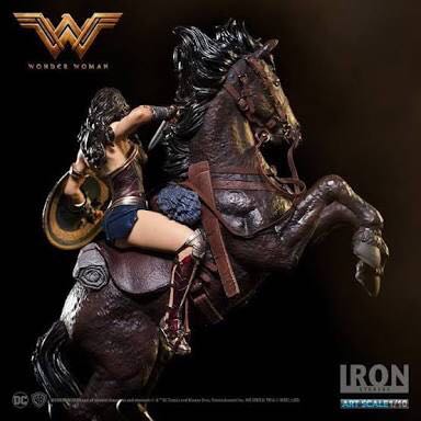 Mulher Maravilha Deluxe Iron Studios - Iron Studios (DC) action figure collectible - Main Image 2