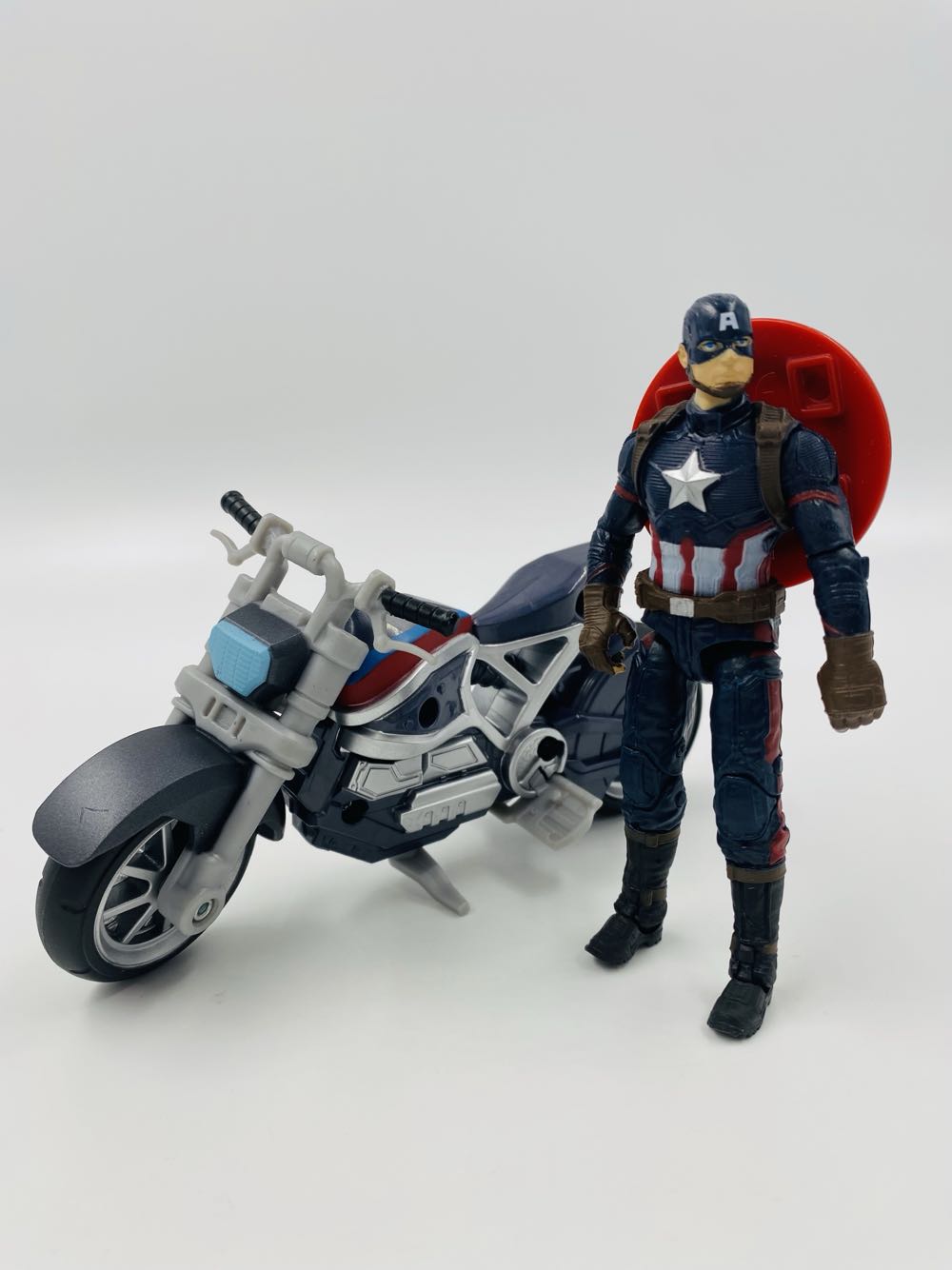 Marvel: Captain America w/Motorcycle - Hasbro (Marvel Legends Series) action figure collectible - Main Image 4