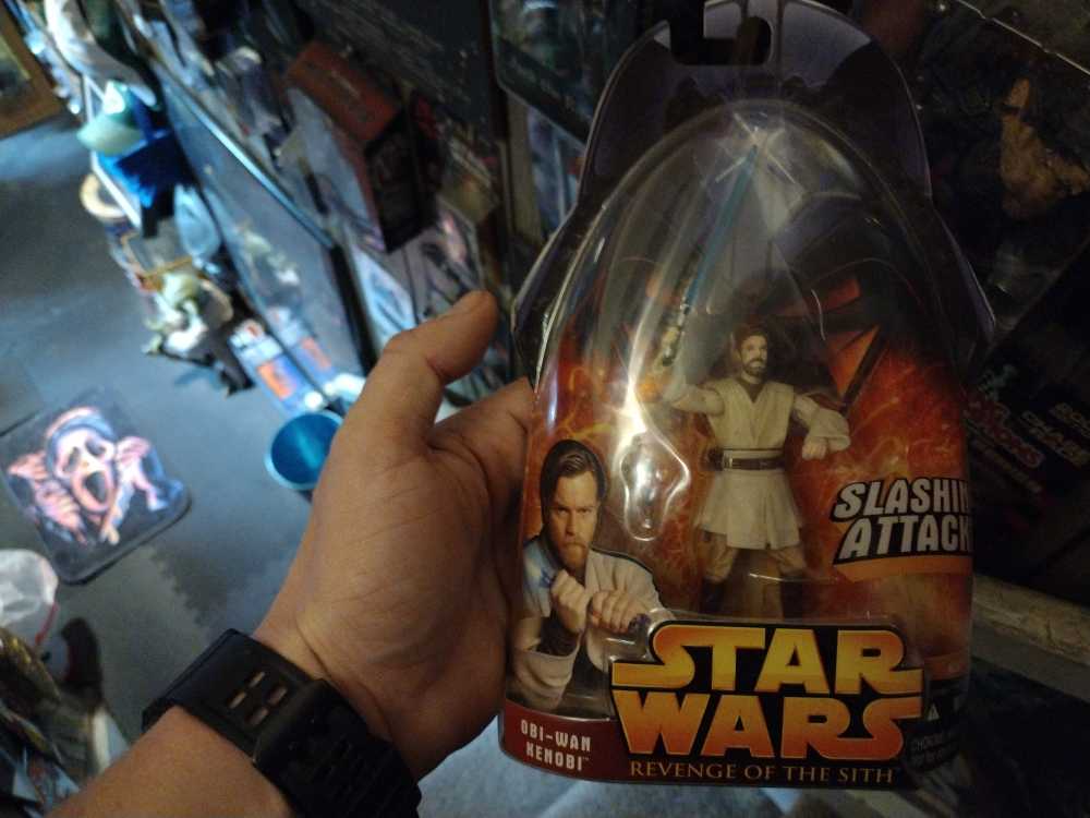 Obi-Wan Kenobi - Hasbro (Revenge Of The Sith) action figure collectible [Barcode 076930852736] - Main Image 3