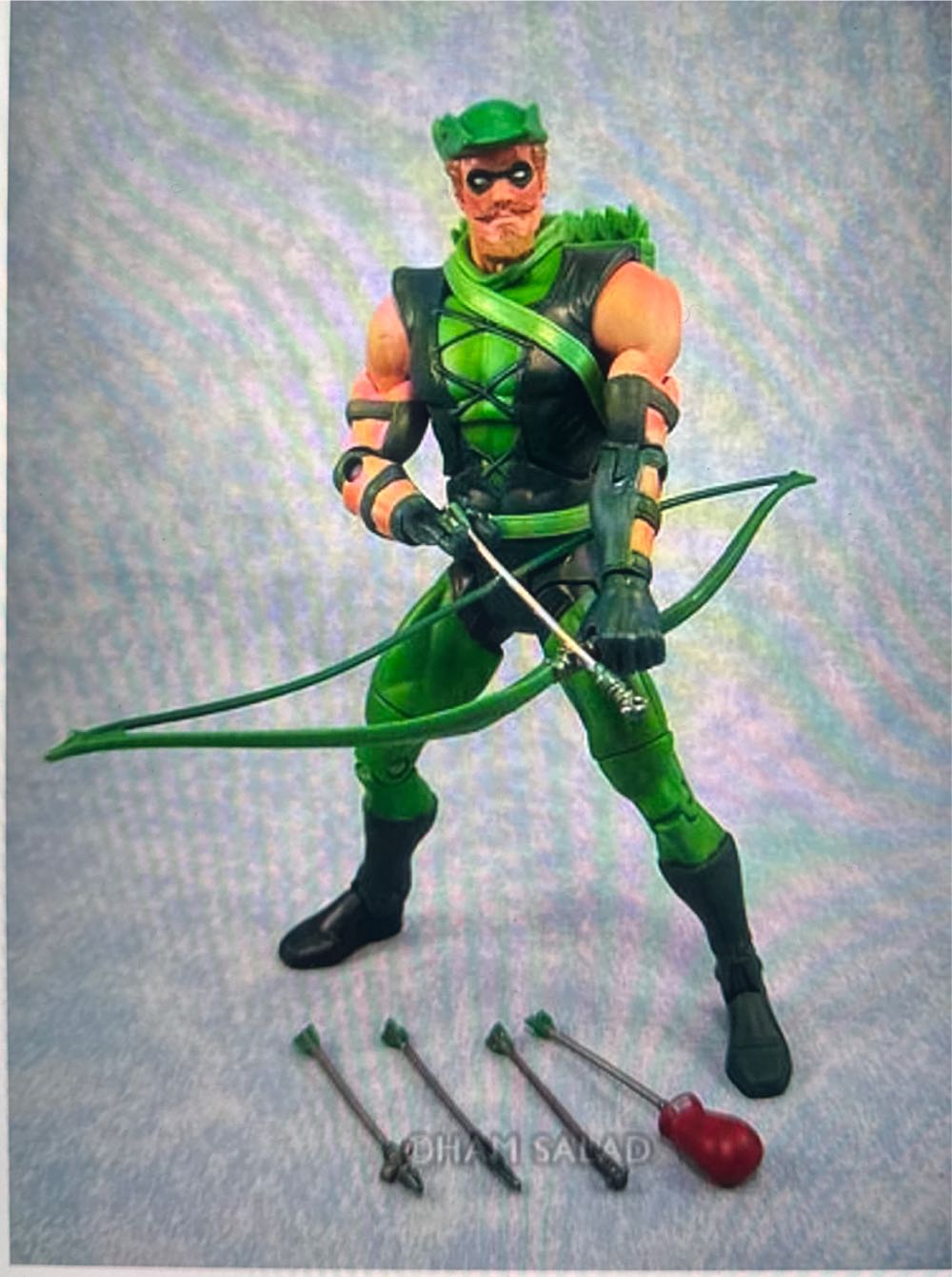 DC Universe Classics: Green Arrow  - Mattel (DC Universe Classics) action figure collectible [Barcode 027084696622] - Main Image 3