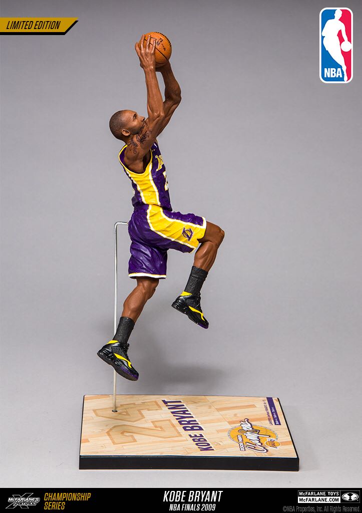 Kobe Bryant 2009 NBA Champions - McFarlane Toys™ (McFarlane NBA Legends) action figure collectible [Barcode 787926767940] - Main Image 4