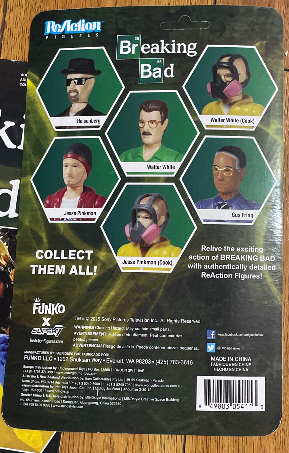 Gustavo Fring - Super 7 (Breaking Bad) action figure collectible [Barcode 849803054113] - Main Image 2