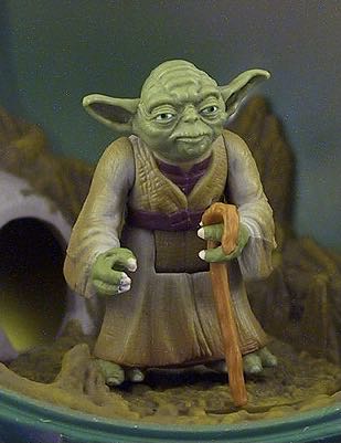 Dagobah w/ Yoda - Hasbro (Star Wars: Episode V - The Empire Strikes Back) action figure collectible [Barcode 076281698281] - Main Image 4