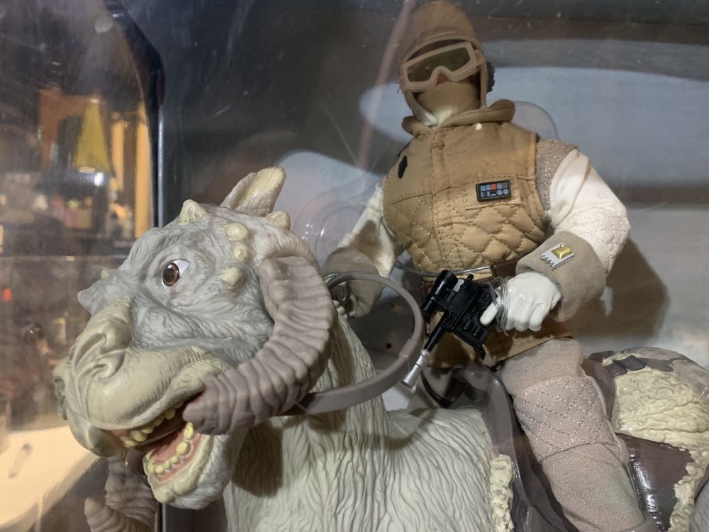 Luke and Taun Taun (Saga: 12” Figures) - Hasbro (Star Wars) action figure collectible [Barcode 076930325162] - Main Image 2