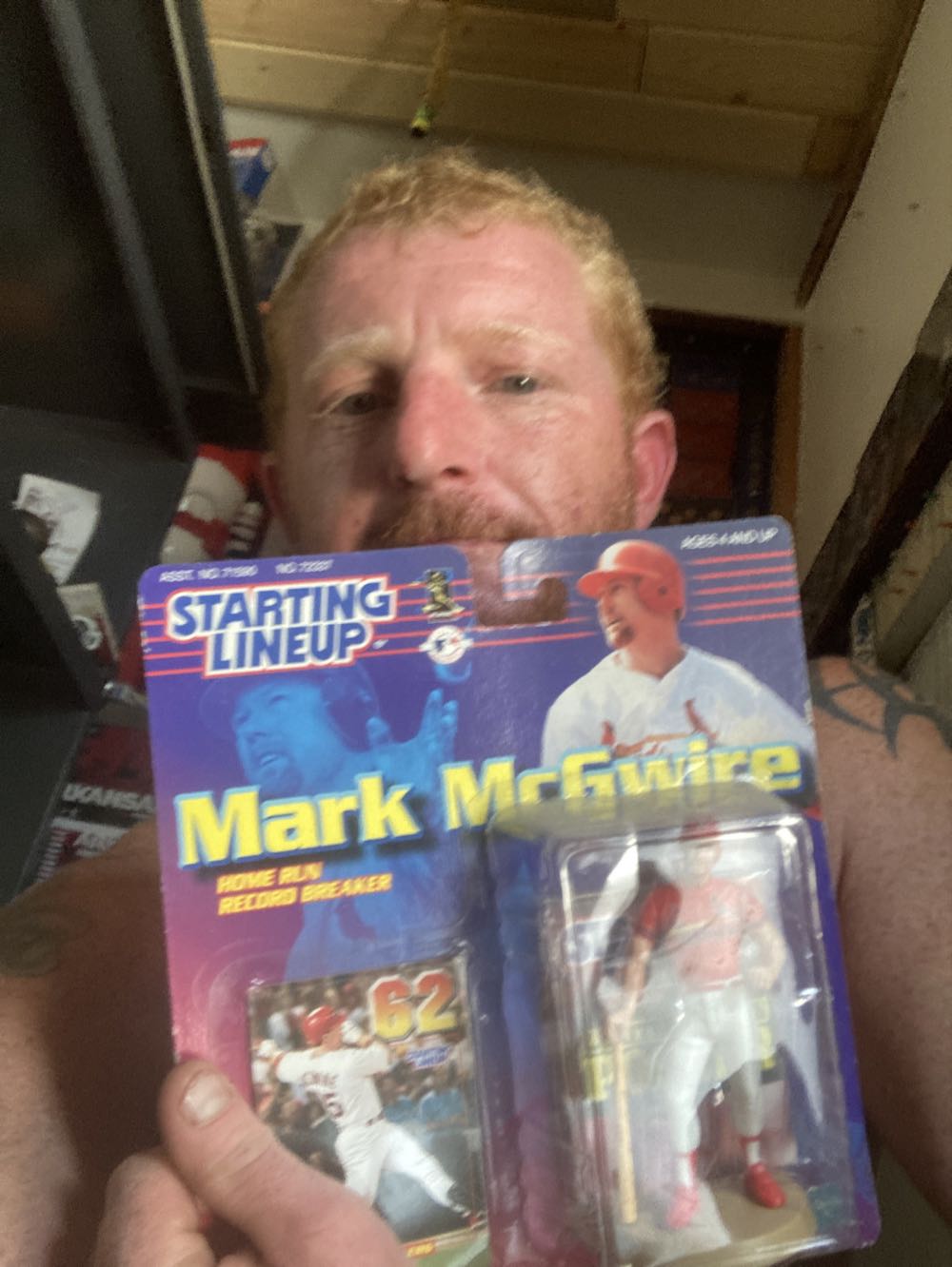 Mark McGwire - STARTING LINEUP (Starting Lineup Baseball) action figure collectible [Barcode 076930723371] - Main Image 3