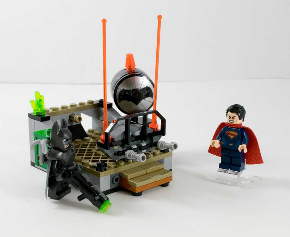 Clash of the Heroes - Lego (DC Comics Super Heroes) action figure collectible [Barcode 673419250351] - Main Image 2