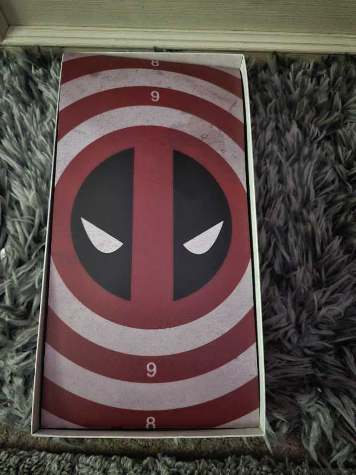 Deadpool  - Sideshow Collectibles (Marvel Comics) action figure collectible [Barcode 747720223479] - Main Image 3