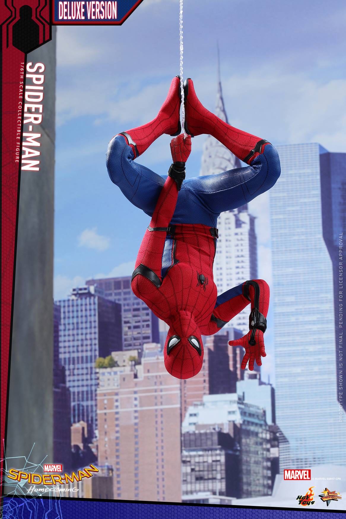 Spider-Man - Hot Toys (Spider-Man Homecoming) action figure collectible - Main Image 2