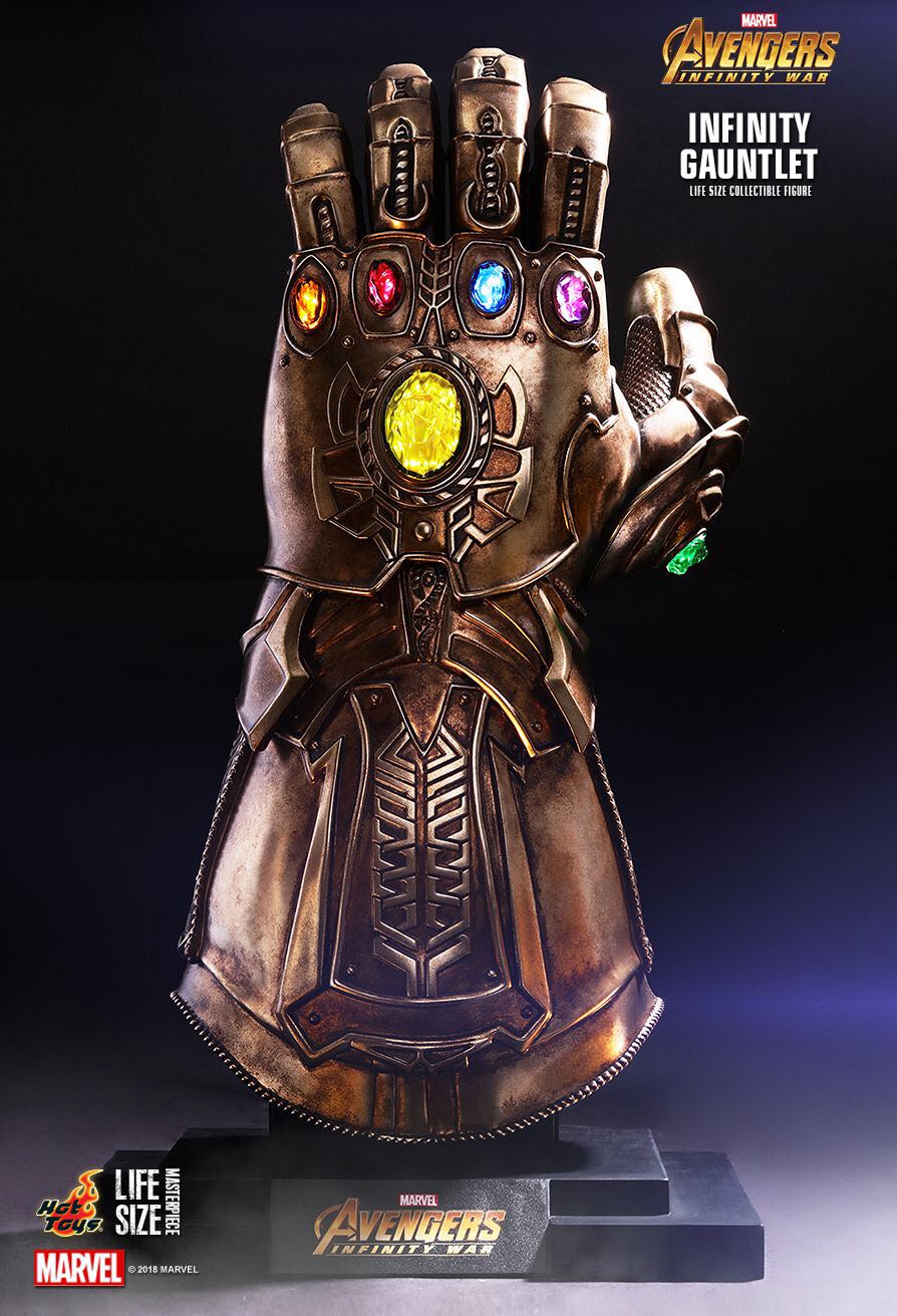 Infinity Gauntlet 1:1 - Hot Toys (Avengers Infinity War) action figure collectible - Main Image 2