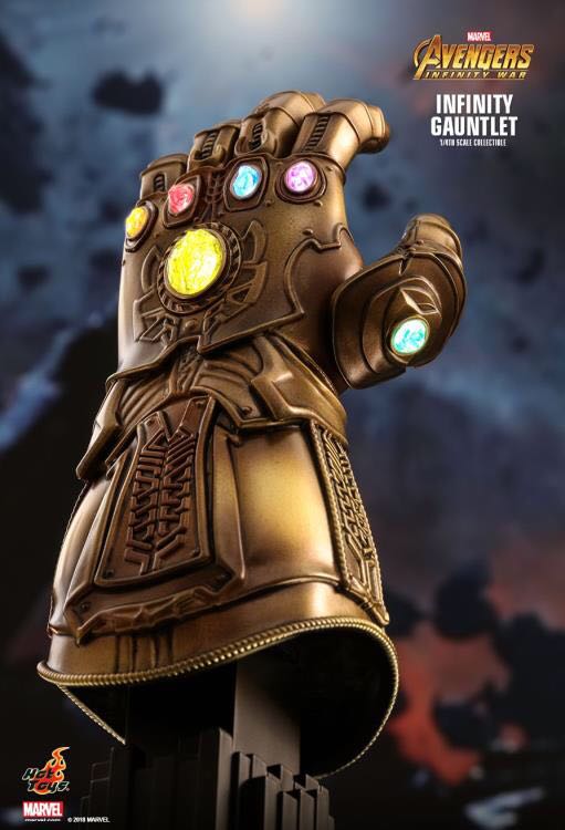 Infinity Gauntlet 1:4 - Hot Toys (Avengers Infinity War) action figure collectible - Main Image 2