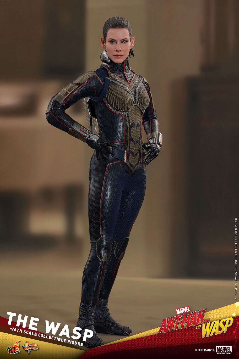 The Wasp - Hot Toys (Ant-Man And The Wasp) action figure collectible - Main Image 2
